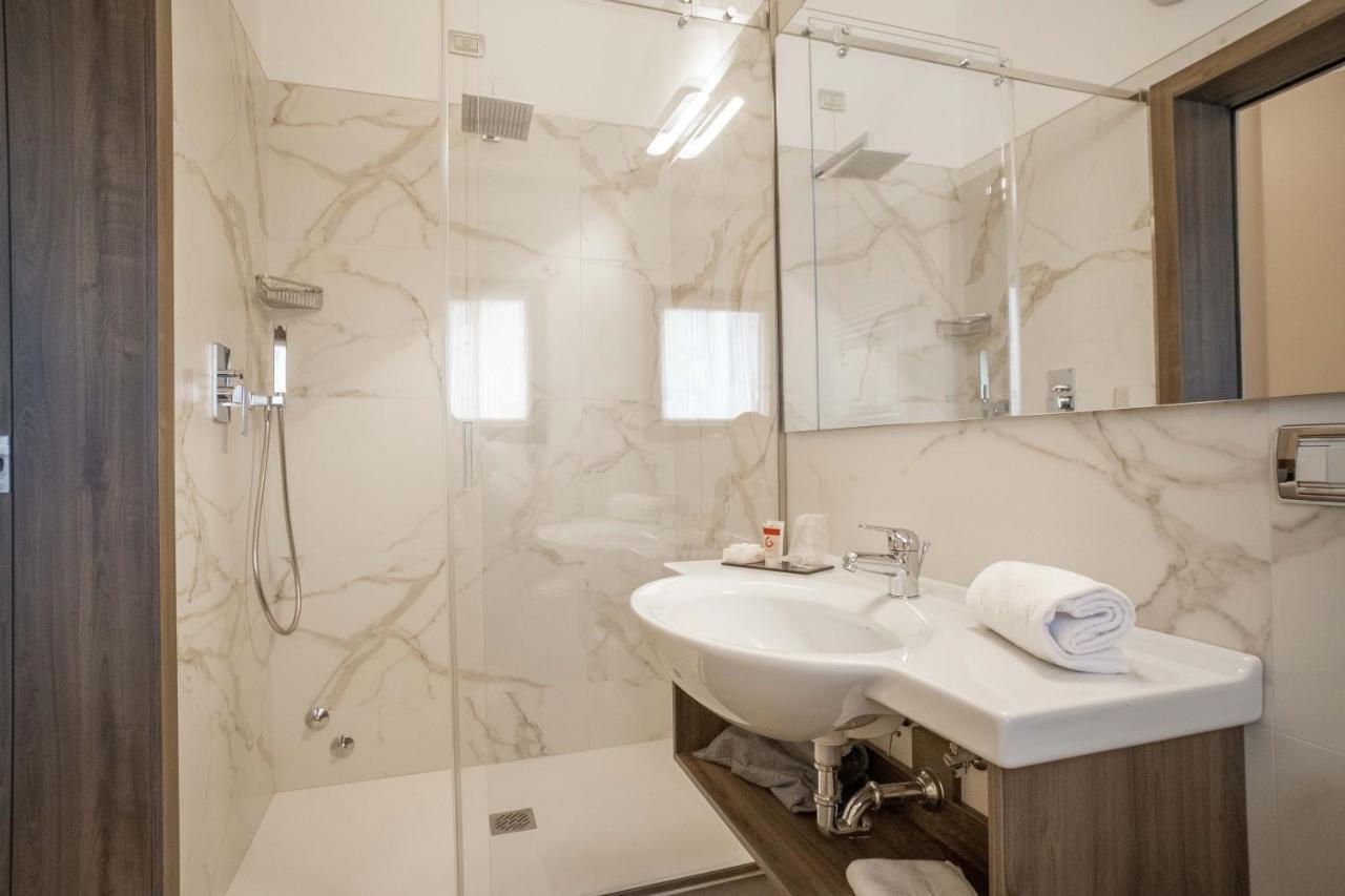 Hotel Guerro Castelvetro di Modena Luaran gambar