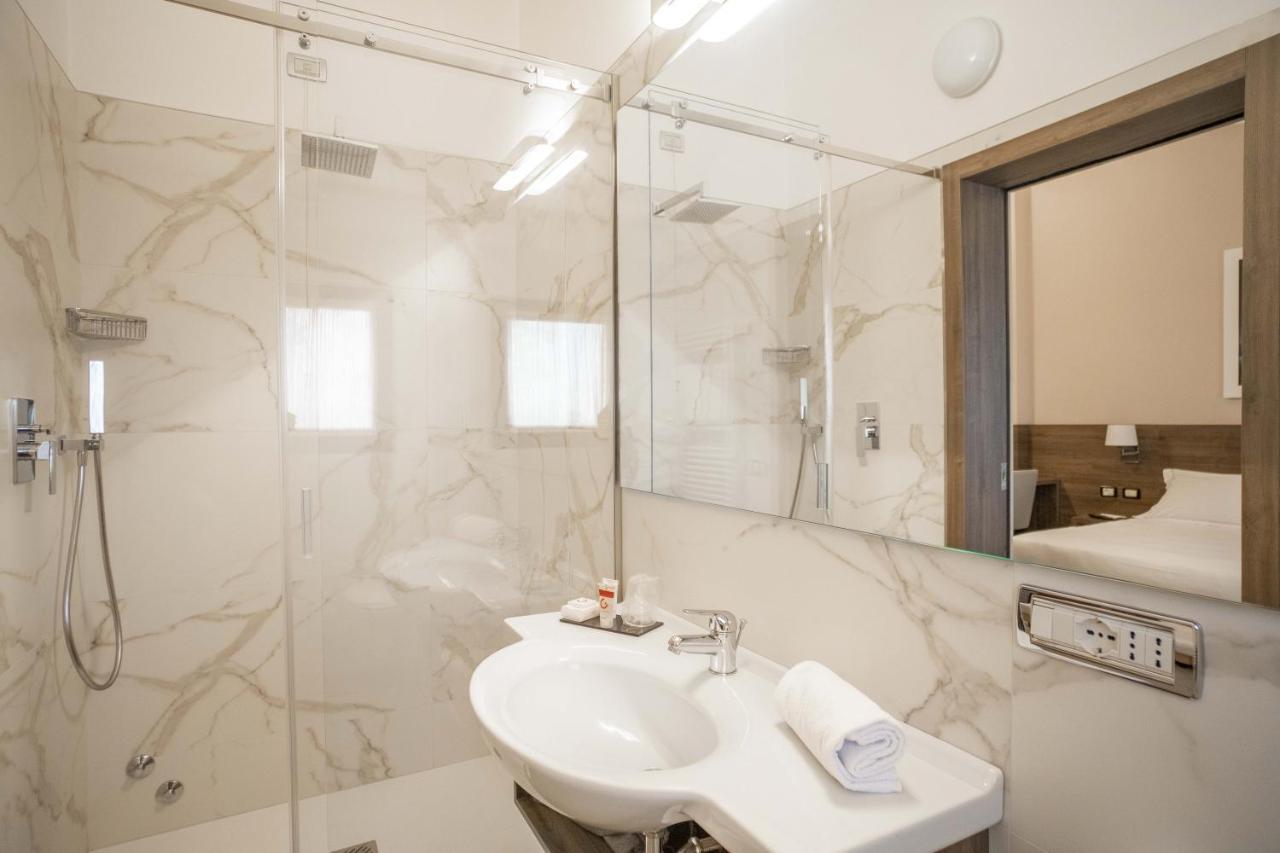 Hotel Guerro Castelvetro di Modena Luaran gambar